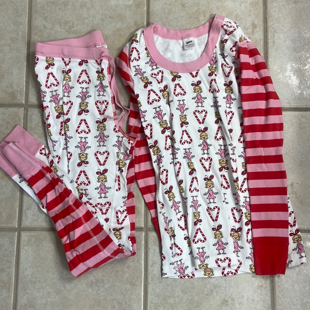 Hanna Andersson size medium Grinch Christmas PJs